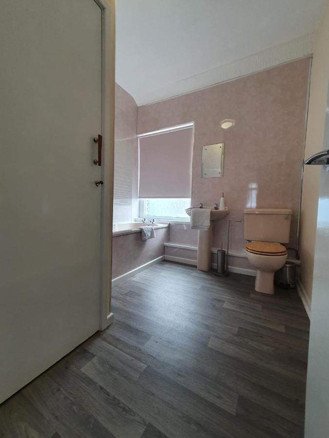 2 Bed House, Contractors & Holiday Guests Welcomed Dowlais Exterior photo